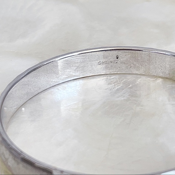 Vintage Monet Silver Tone Etched Stars Pretty Bangle Bracelet Elegant - Picture 5 of 12
